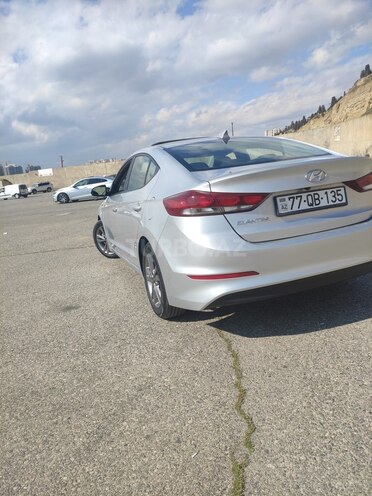 Hyundai Elantra 2018, 135,000 km - 2.0 l - Bakı