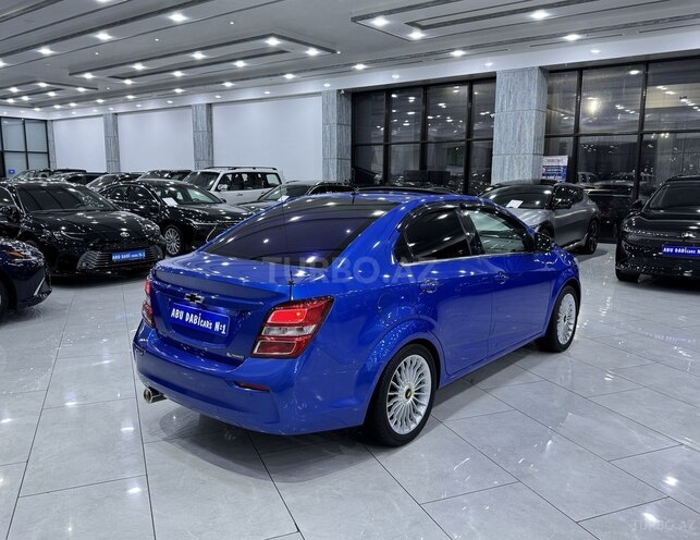 Chevrolet Aveo-5