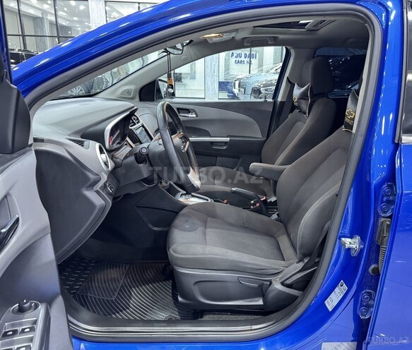 Chevrolet Aveo-11