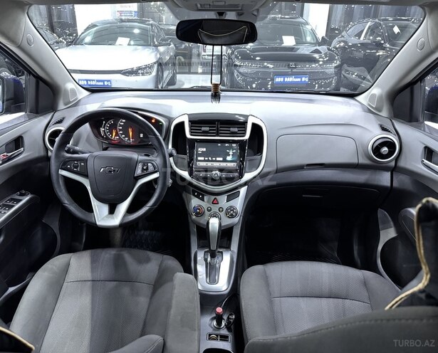 Chevrolet Aveo-8