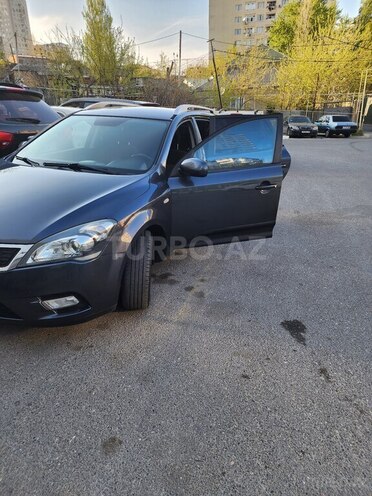 Kia Ceed 2011, 269,000 km - 1.4 l - Bakı