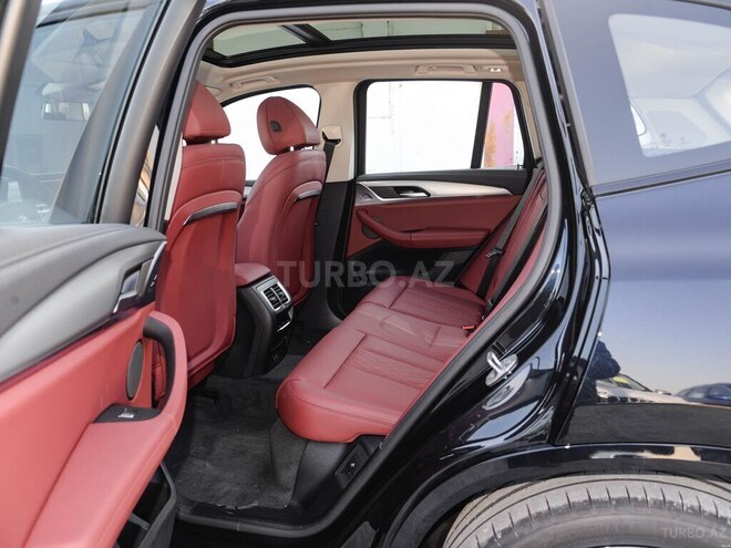 BMW iX3-11