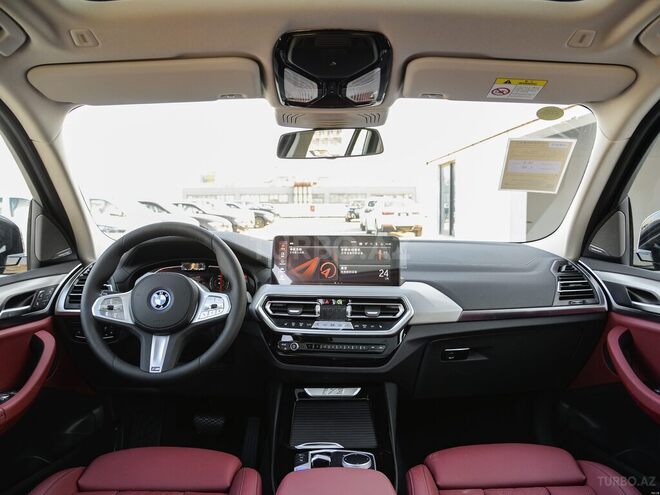 BMW iX3-7