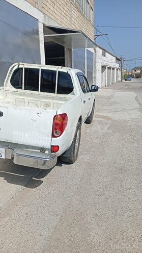 Mitsubishi L200 2007, 423,890 km - 2.4 л - Bakı