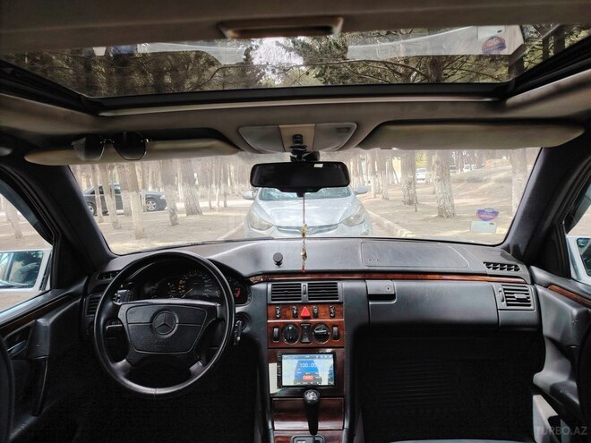Mercedes E 200 1996, 264,982 km - 2.0 l - Sumqayıt