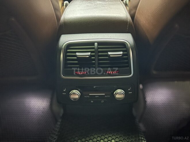 Audi A6-12