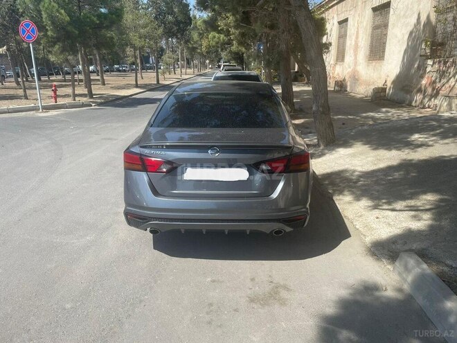 Nissan Altima-2