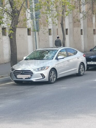 Hyundai Elantra 2017, 88,000 km - 2.0 л - Bakı