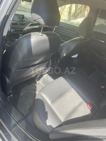 Nissan Altima-5