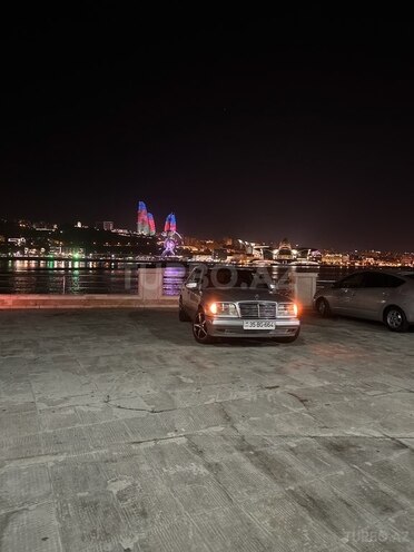 Mercedes E 250 1994, 457,598 km - 2.5 l - Bakı