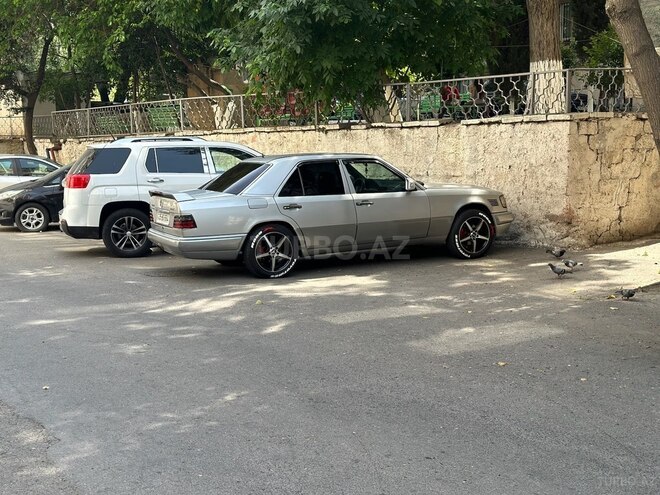 Mercedes E 250 1994, 457,598 km - 2.5 l - Bakı