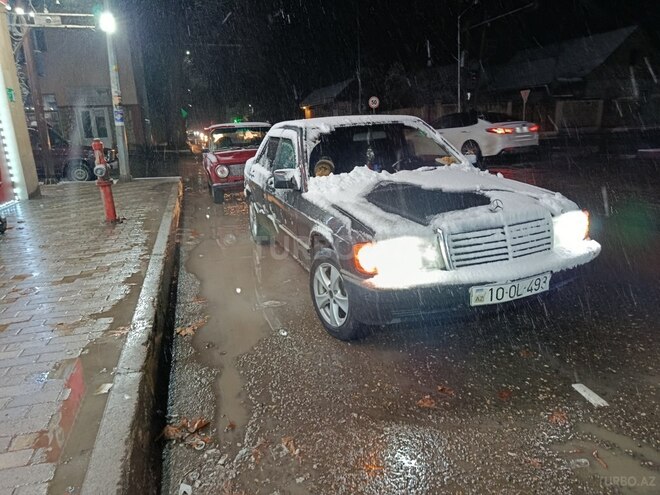 Mercedes 190 1993, 400,000 km - 2.0 l - Tovuz