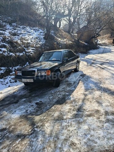 Mercedes 190 1993, 400,000 km - 2.0 l - Tovuz