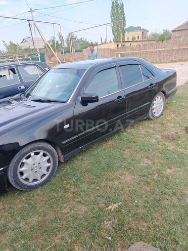 Mercedes E 230 1996, 390,815 km - 2.0 l - Sabirabad