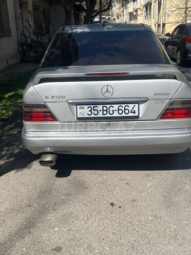 Mercedes E 250 1994, 457,598 km - 2.5 l - Bakı