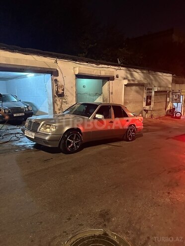 Mercedes E 250 1994, 457,598 km - 2.5 l - Bakı