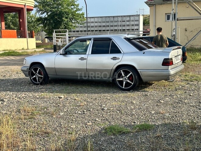 Mercedes E 250 1994, 457,598 km - 2.5 l - Bakı