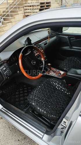 Mercedes E 240 1999, 255,000 km - 2.4 l - Sabirabad