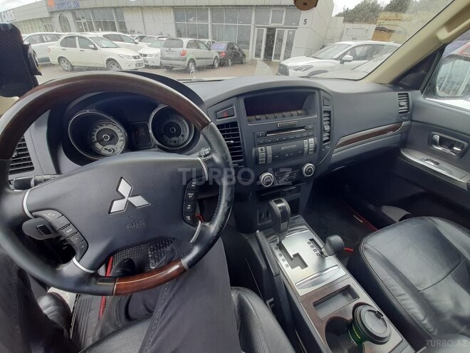 Mitsubishi Pajero 2013, 325,000 km - 3.0 l - Bakı
