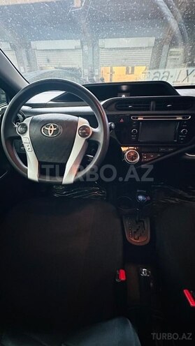 Toyota Prius C 2015, 155,000 km - 1.5 l - Bakı