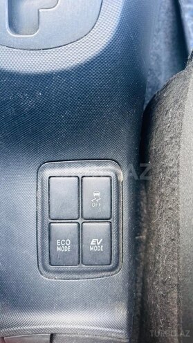 Toyota Prius C 2015, 155,000 km - 1.5 l - Bakı