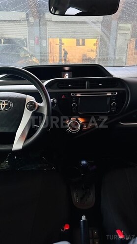 Toyota Prius C 2015, 155,000 km - 1.5 l - Bakı