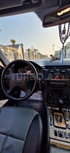 Mercedes E 280 2000, 310,000 km - 2.8 л - Lənkəran