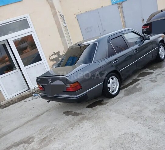 Mercedes E 200 d 1991, 455,428 km - 2.0 l - Neftçala