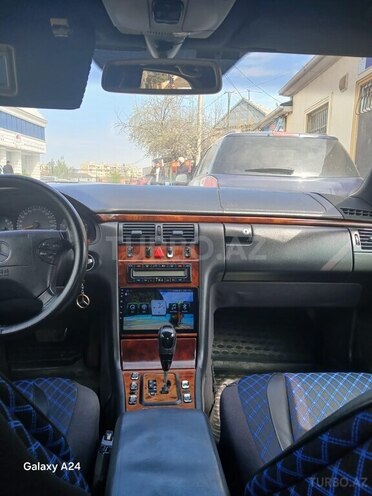 Mercedes E 270 2000, 284,100 km - 2.7 l - Bakı