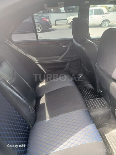 Mercedes E 270 2000, 284,100 km - 2.7 l - Bakı