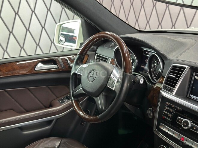 Mercedes GL 500 4MATIC-11