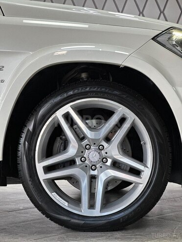 Mercedes GL 500 4MATIC-15