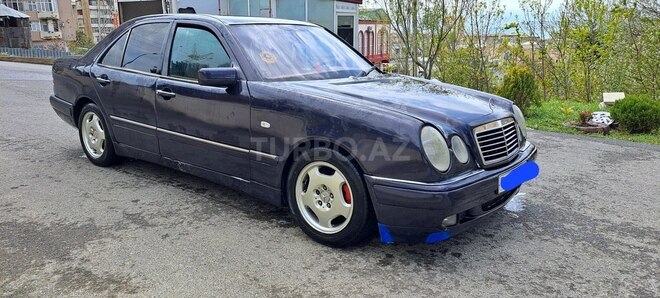 Mercedes E 230 1995, 324,500 km - 2.3 l - Bakı