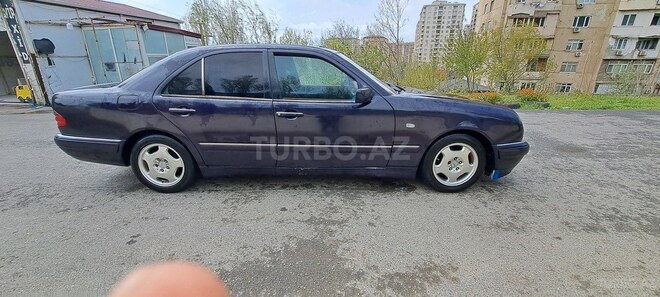 Mercedes E 230 1995, 324,500 km - 2.3 l - Bakı