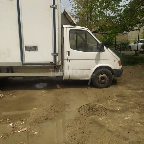 Ford Transit-3