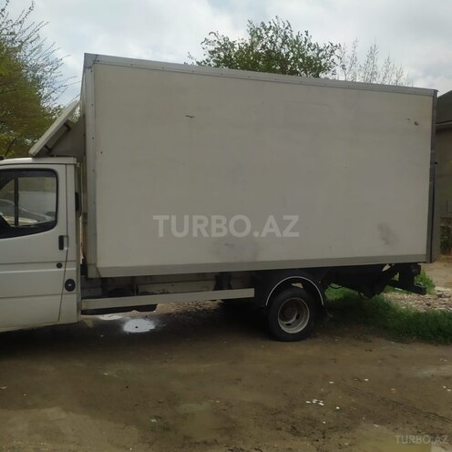 Ford Transit-5