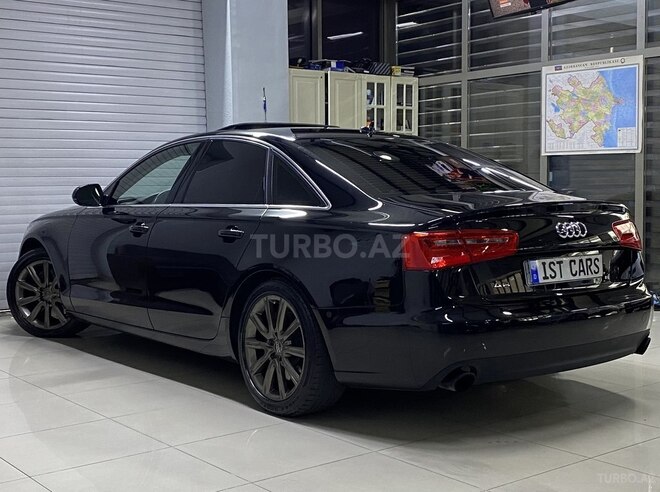 Audi A6-12