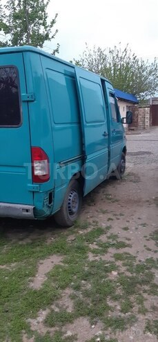 Mercedes 208 D 1995, 645,000 km - 2.3 l - Biləsuvar