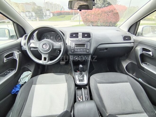Volkswagen Polo 2013, 213,500 km - 1.6 l - Bakı