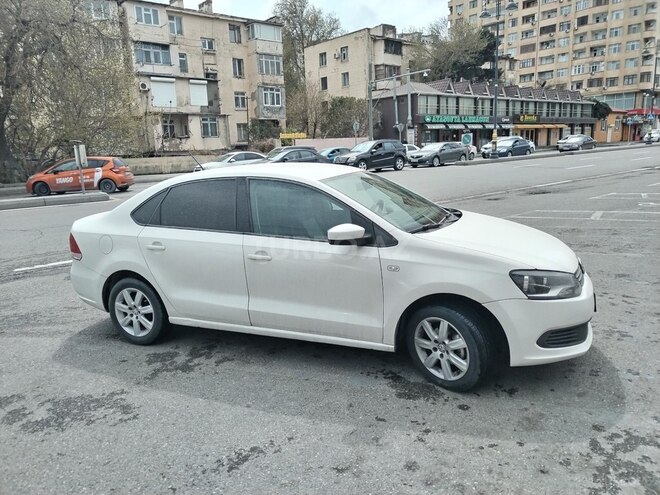 Volkswagen Polo 2013, 213,500 km - 1.6 l - Bakı