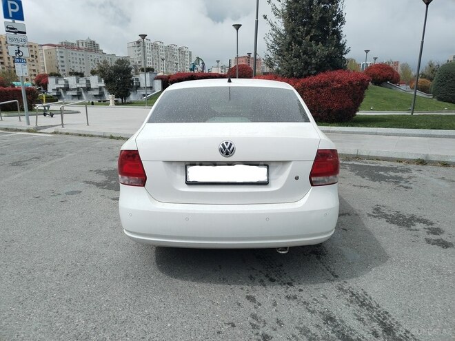 Volkswagen Polo 2013, 213,500 km - 1.6 l - Bakı
