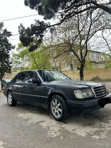 Mercedes E 230 1992, 235,000 km - 2.3 l - Bakı