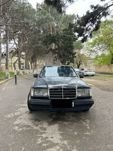 Mercedes E 230 1992, 235,000 km - 2.3 l - Bakı