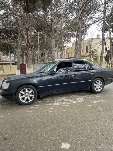 Mercedes E 230 1992, 235,000 km - 2.3 l - Bakı