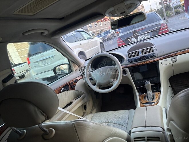 Mercedes E 240 2002, 289,000 km - 2.6 l - Bakı