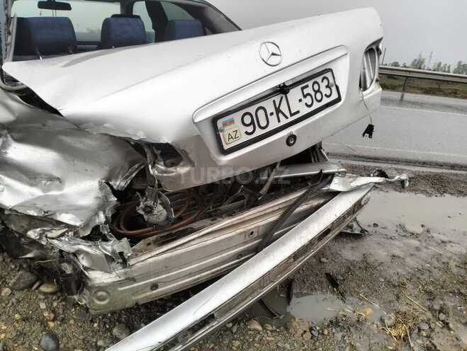 Mercedes E 220 d 1999, 440,000 km - 2.2 l - Bərdə