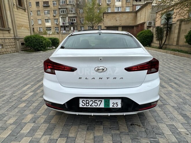 Hyundai Elantra 2018, 112,000 km - 2.0 l - Bakı