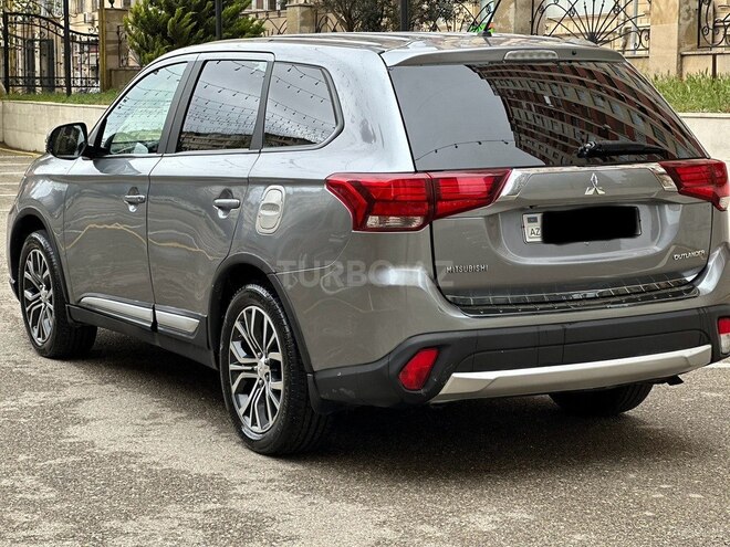 Mitsubishi Outlander 2015, 236,574 km - 2.4 л - Bakı
