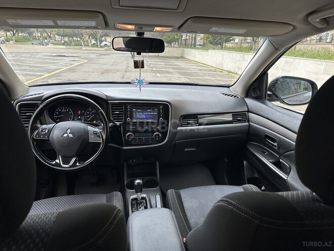 Mitsubishi Outlander 2015, 236,574 km - 2.4 л - Bakı