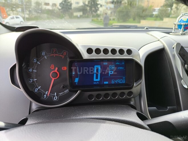 Chevrolet Aveo-12